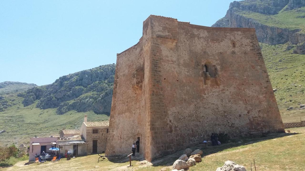 Bed And Breakfast Arcobaleno Custonaci Buitenkant foto