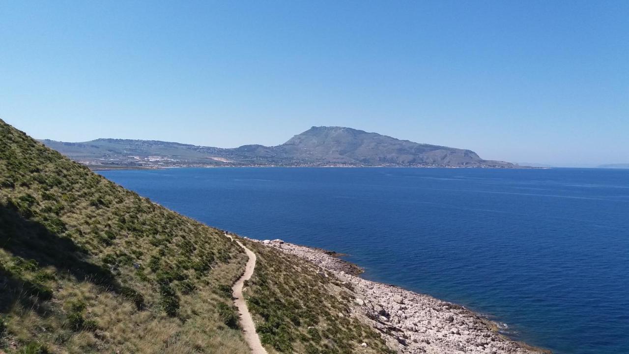 Bed And Breakfast Arcobaleno Custonaci Buitenkant foto